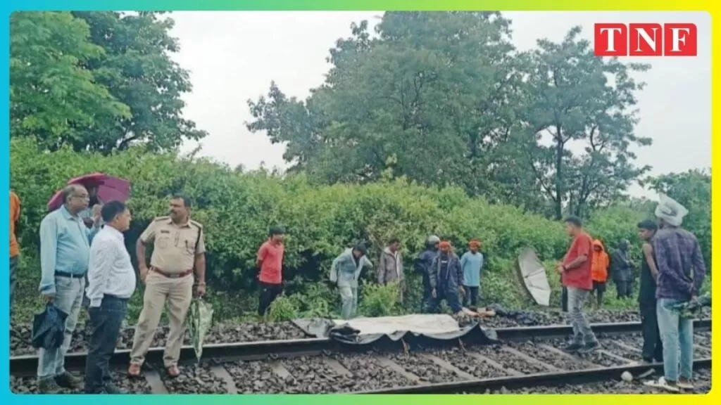 मनोहरपुर-अहमदाबाद एक्सप्रेस ट्रेन की चपेट में आया रेलकर्मी, पुलिस ने शव को पोस्टमार्टम के लिए भेजा 5 मनोहरपुर-अहमदाबाद एक्सप्रेस ट्रेन की चपेट में आया रेलकर्मी, पुलिस ने शव को पोस्टमार्टम के लिए भेजा