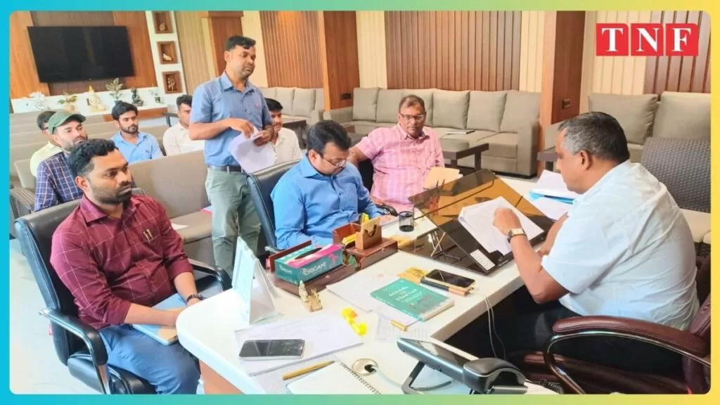 अधिकारी जनता के प्रति संवेदनशील बने: बन्ना गुप्ता 4 अधिकारी जनता के प्रति संवेदनशील बने: बन्ना गुप्ता