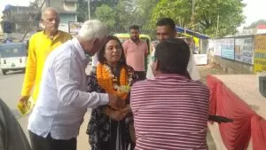 सोनारी में जमशेदपुर पश्चिम की निर्दलीय प्रत्याशी अन्नी अमृता ने किया धूंआधार जनसंपर्क,सोनारी के कागलनगर बाजार और आस पास के लोगों ने किया स्वागत 5 THE NEWS FRAME