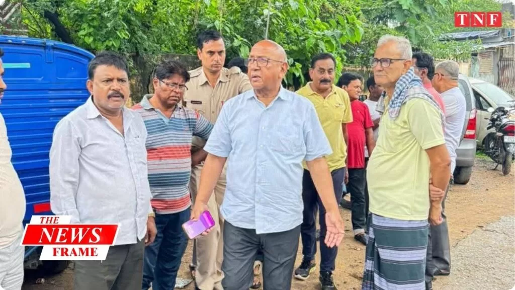फिर गायब मजदूर, फिर नदारद सुपरवाइजर: विधायक सरयू राय ने किया सोनारी मिनी डिपो का औचक निरीक्षण 3 THE NEWS FRAME