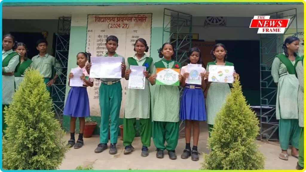 स्कूल के छात्रों ने स्वच्छता पखवाड़ा अभियान के दौरान स्वच्छता और हाइजीन के बारे में संदेश फैलाए 6 THE NEWS FRAME