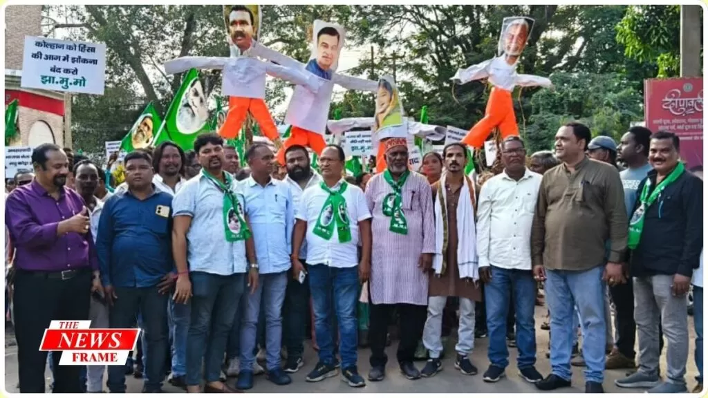 झामुमो ने भाजपा नेताओं के खिलाफ जताया रोष, शवयात्रा निकाली और पुतले फूँके 5 THE NEWS FRAME