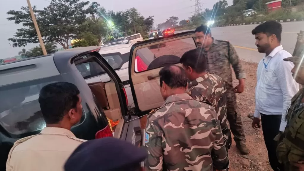 घाटशिला विधानसभा उपचुनाव-2025: चुनाव से 72 घंटे पूर्व पुलिस ने सघन वाहन चेकिंग अभियान चलाया 4 THE NEWS FRAME