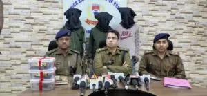 पति से झगड़े के बाद पत्नी ने बॉयफ्रेंड के गुर्गों से करवाई थी फायरिंग, 3 शूटर हथियार के साथ गिरफ्तार 4 THE NEWS FRAME