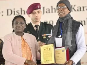 राष्ट्रपति ने जमशेदपुर में आयोजित 22वें पारसी महा और ओल चिकी शताब्दी समारोह में भाग लिया 4 THE NEWS FRAME
