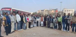 कारों-बसों की अवैध पार्किंग का अड्डा बन गया है, नेताजी सुभाष चन्द्र बोस आमबगान मैदान : सरयू राय 5 THE NEWS FRAME