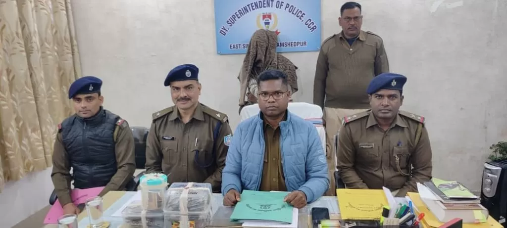 ऑपरेशन प्रहार: आजादनगर पुलिस की सख्त कार्रवाई, 41 पुड़िया गांजा के साथ तस्कर गिरफ्तार 4 THE NEWS FRAME