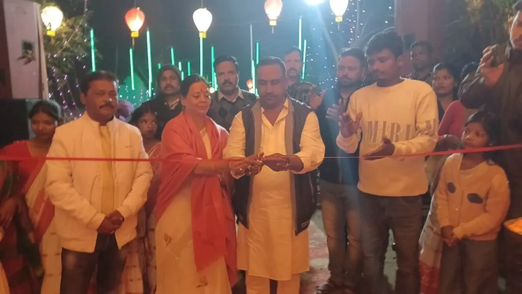 उलीडीह राजा मैदान के समीप टुसु पूजा पंडाल का उद्घाटन, बन्ना गुप्ता व सुधा गुप्ता ने की पूजा 4 THE NEWS FRAME