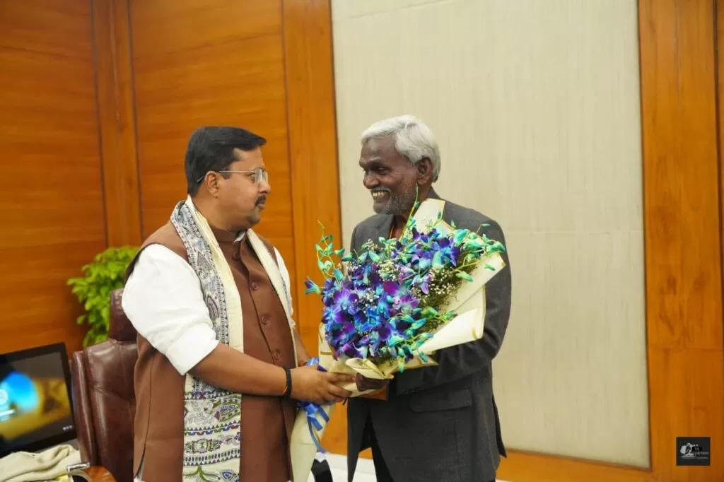 पूर्व सीएम चम्पाई सोरेन ने भाजपा अध्यक्ष नितिन नबीन से की शिष्टाचार मुलाकात 4 THE NEWS FRAME