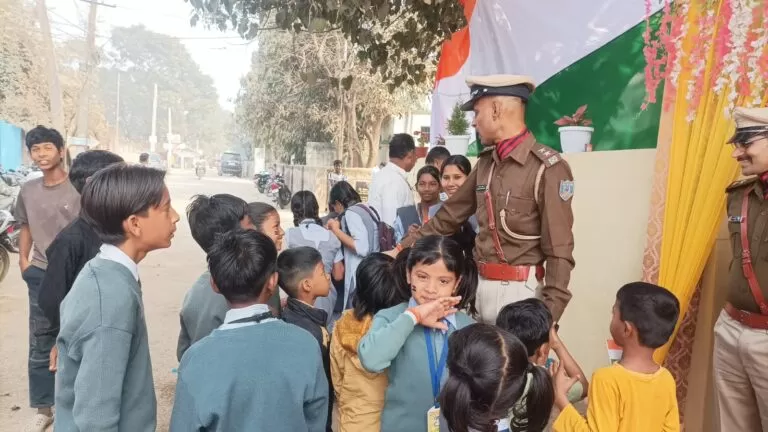 कपाली थाना परिसर में उत्साह के साथ मनाया गया 77वां गणतंत्र दिवस