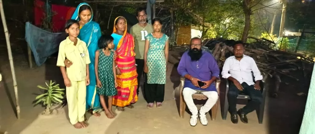 गुरुग्राम हादसे में बनगोड़ा के चार नौजवानों की मौत, पूर्व पार्षद करुणा मय मंडल ने दिया हर संभव सहयोग का भरोसा 5 THE NEWS FRAME