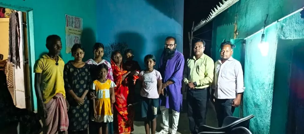 गुरुग्राम हादसे में बनगोड़ा के चार नौजवानों की मौत, पूर्व पार्षद करुणा मय मंडल ने दिया हर संभव सहयोग का भरोसा 6 THE NEWS FRAME