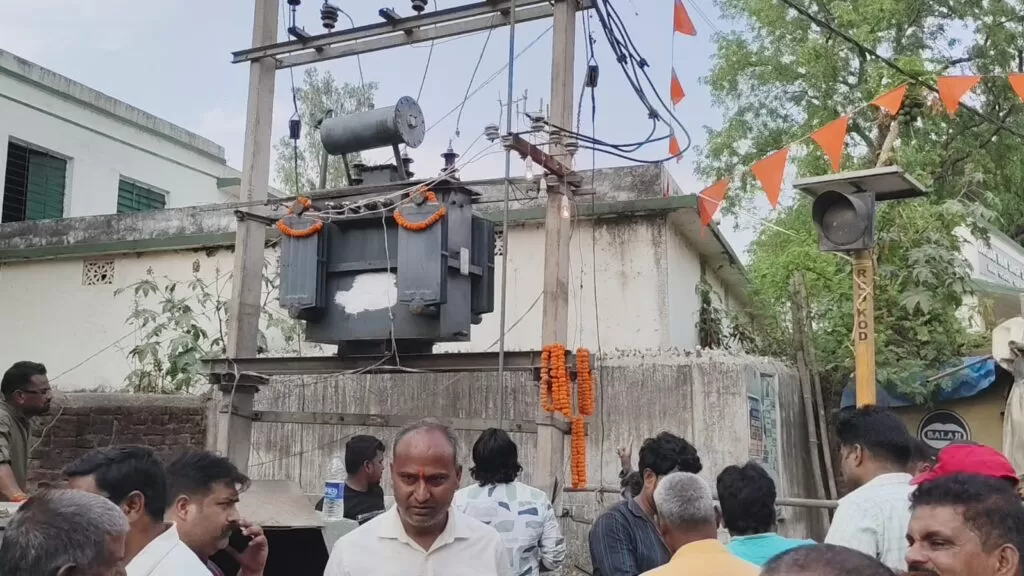 SARIA नगर में बिजली संकट खत्म, नए 200 KVA ट्रांसफार्मर का हुआ उद्घाटन 4 THE NEWS FRAME