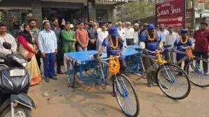 रमज़ान के मुक़द्दस माह में ह्यूमन वेलफेयर ट्रस्ट की पहल : ठेला चलाने वाले मजदूरों को बनाया ठेला रिक्शा मालिक 5 THE NEWS FRAME
