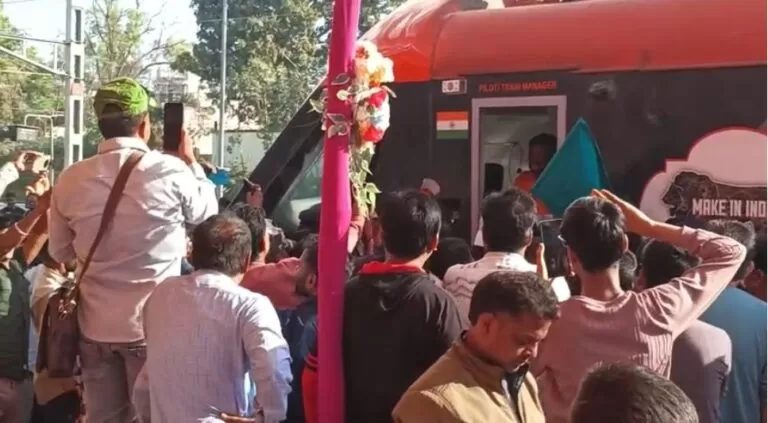 सरिया को केंद्र की बड़ी सौगात: रांची–बनारस वंदे भारत का हजारीबाग रोड स्टेशन पर ठहराव शुरू