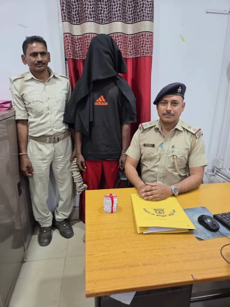 जमशेदपुर Mango थाना में ब्राउन शुगर तस्करी का बड़ा खुलासा महावीर बिरूली उर्फ भटकु गिरफ्तार 5 THE NEWS FRAME