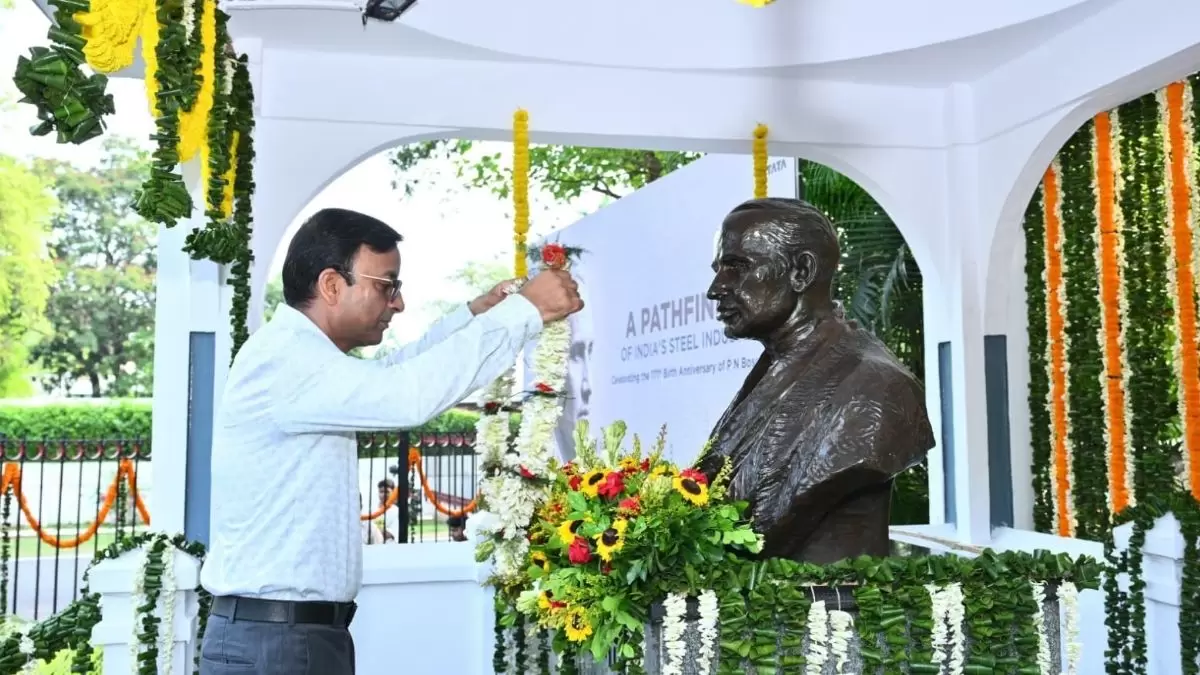 करीम सिटी कॉलेज में सतरंग‑15 के तहत नृत्य प्रतियोगिता रक्स का जलवा 16