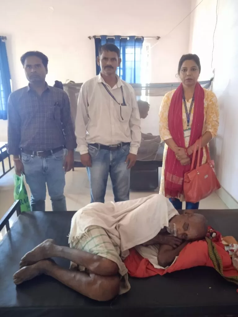 Unclaimed वृद्ध को मिला सहारा विधिक सेवा प्राधिकार की सराहनीय पहल 5 THE NEWS FRAME