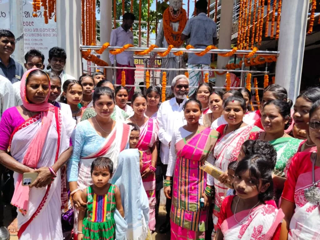 Rajnagar में पंडित रघुनाथ मुर्मू की जयंती मनाई गई माटी भाषा संस्कृति ही आदिवासी समाज की पहचान 5 THE NEWS FRAME