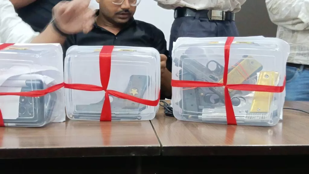 जमशेदपुर में रंगदारी Firing कांड का खुलासा मनीष सिंह गिरोह के 6 अपराधी गिरफ्तार 4 THE NEWS FRAME