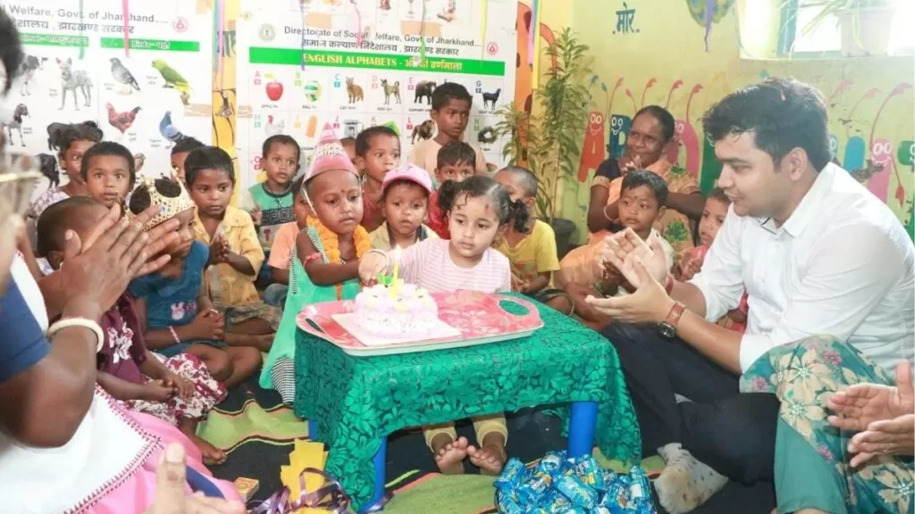 जिले के सभी Anganwadi केंद्रों में बाल भोज-सह-जन्मोत्सव का आयोजन उपायुक्त ने बच्चों संग मनाया जन्मोत्सव 5 THE NEWS FRAME