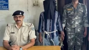 KGN मेडिकल दुकान फायरिंग और रंगदारी कांड का फरार आरोपी गिरफ्तार एक साल बाद पुलिस के हत्थे चढ़ा सारिक साह उर्फ घेघा 27 THE NEWS FRAME
