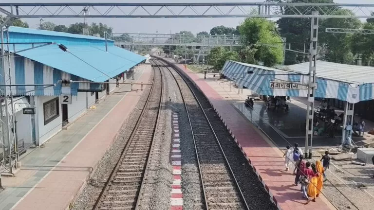 Intercity पकड़ने जा रहे युवक की ट्रेन से कटकर मौत, परिवार में मचा कोहराम