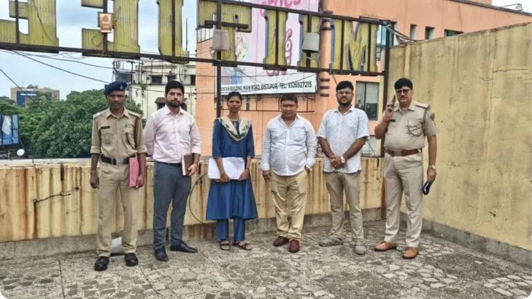 जमशेदपुर में अग्नि सुरक्षा मानकों की सघन जांच, छह टीमों ने होटल, मॉल, अस्पताल और कोचिंग संस्थानों का किया औचक निरीक्षण 1 जमशेदपुर में अग्नि सुरक्षा मानकों की सघन जांच, छह टीमों ने होटल, मॉल, अस्पताल और कोचिंग संस्थानों का किया औचक निरीक्षण