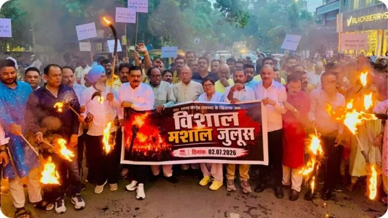 DD बार हत्याकांड के विरोध में सरयू राय के नेतृत्व में निकला विशाल मशाल जुलूस, बोले– "पुलिस समय पर सक्रिय होती तो हिमांशु सिंह की जान बच सकती थी" 8 DD बार हत्याकांड के विरोध में सरयू राय के नेतृत्व में निकला विशाल मशाल जुलूस, बोले– “पुलिस समय पर सक्रिय होती तो हिमांशु सिंह की जान बच सकती थी”