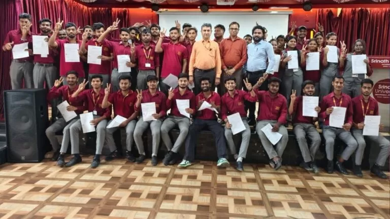 Srinath यूनिवर्सिटी में मेगा OJT ड्राइव Apollo Tyres Tata Electronics और ASL Motors ने 255 से अधिक छात्रों का किया चयन 4 Srinath यूनिवर्सिटी में मेगा OJT ड्राइव Apollo Tyres Tata Electronics और ASL Motors ने 255 से अधिक छात्रों का किया चयन