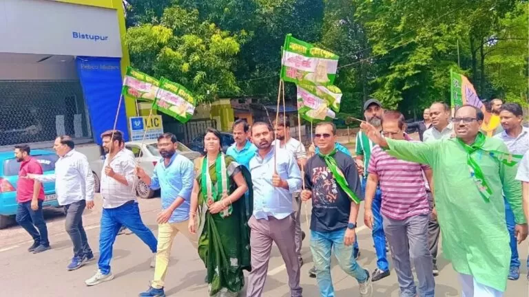 Jamshedpur बंद को मिला जनसमर्थन बिगड़ती कानून व्यवस्था के खिलाफ जदयू कार्यकर्ताओं ने निभाई सक्रिय भूमिका 3 Jamshedpur बंद को मिला जनसमर्थन बिगड़ती कानून व्यवस्था के खिलाफ जदयू कार्यकर्ताओं ने निभाई सक्रिय भूमिका