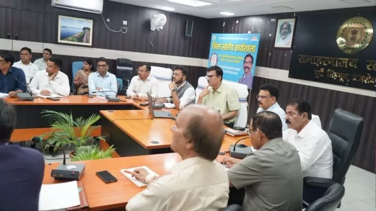 Malaria नियंत्रण को लेकर उपायुक्त ने की उच्चस्तरीय समीक्षा बैठक त्वरित जांच शीघ्र उपचार व्यापक फॉगिंग और जागरूकता अभियान पर दिया बल 3 Malaria नियंत्रण को लेकर उपायुक्त ने की उच्चस्तरीय समीक्षा बैठक त्वरित जांच शीघ्र उपचार व्यापक फॉगिंग और जागरूकता अभियान पर दिया बल