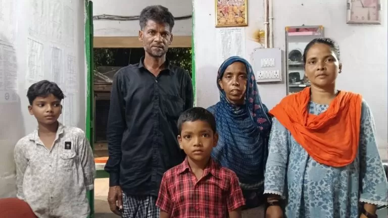 Azadnagar से लापता 6 वर्षीय आयुष कपाली से सकुशल बरामद पुलिस ने परिजनों को सौंपा