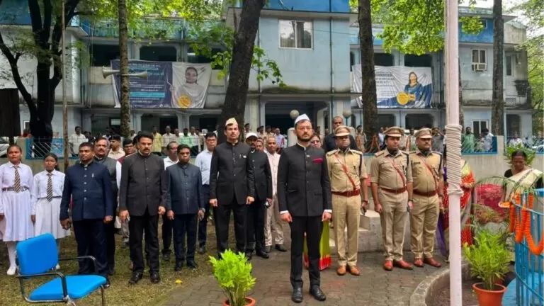 शान से लहराया तिरंगा गोपाल मैदान में 80वें Independence Day  का जिला स्तरीय मुख्य समारोह आयोजित