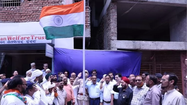 ह्यूमन Welfare ट्रस्ट ने मनाया 80वां स्वतंत्रता दिवस देश की एकता और भाईचारे का दिया संदेश 5 ह्यूमन Welfare ट्रस्ट ने मनाया 80वां स्वतंत्रता दिवस देश की एकता और भाईचारे का दिया संदेश