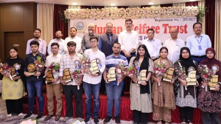ह्यूमन वेलफेयर ट्रस्ट ने NEET-2026 में सफल 30 विद्यार्थियों को किया सम्मानित समाजसेवा में उल्लेखनीय योगदान देने वाली हस्तियों का भी हुआ अभिनंदन 10 ह्यूमन वेलफेयर ट्रस्ट ने NEET-2026 में सफल 30 विद्यार्थियों को किया सम्मानित समाजसेवा में उल्लेखनीय योगदान देने वाली हस्तियों का भी हुआ अभिनंदन