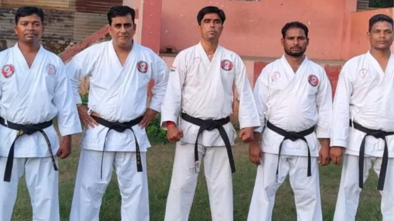 चक्रधरपुर में ब्लैक बेल्ट Grading व विशेष प्रशिक्षण शिविर का आयोजन पांच सीनियर कराटेकारों ने हासिल की सफलता 11 चक्रधरपुर में ब्लैक बेल्ट Grading व विशेष प्रशिक्षण शिविर का आयोजन पांच सीनियर कराटेकारों ने हासिल की सफलता